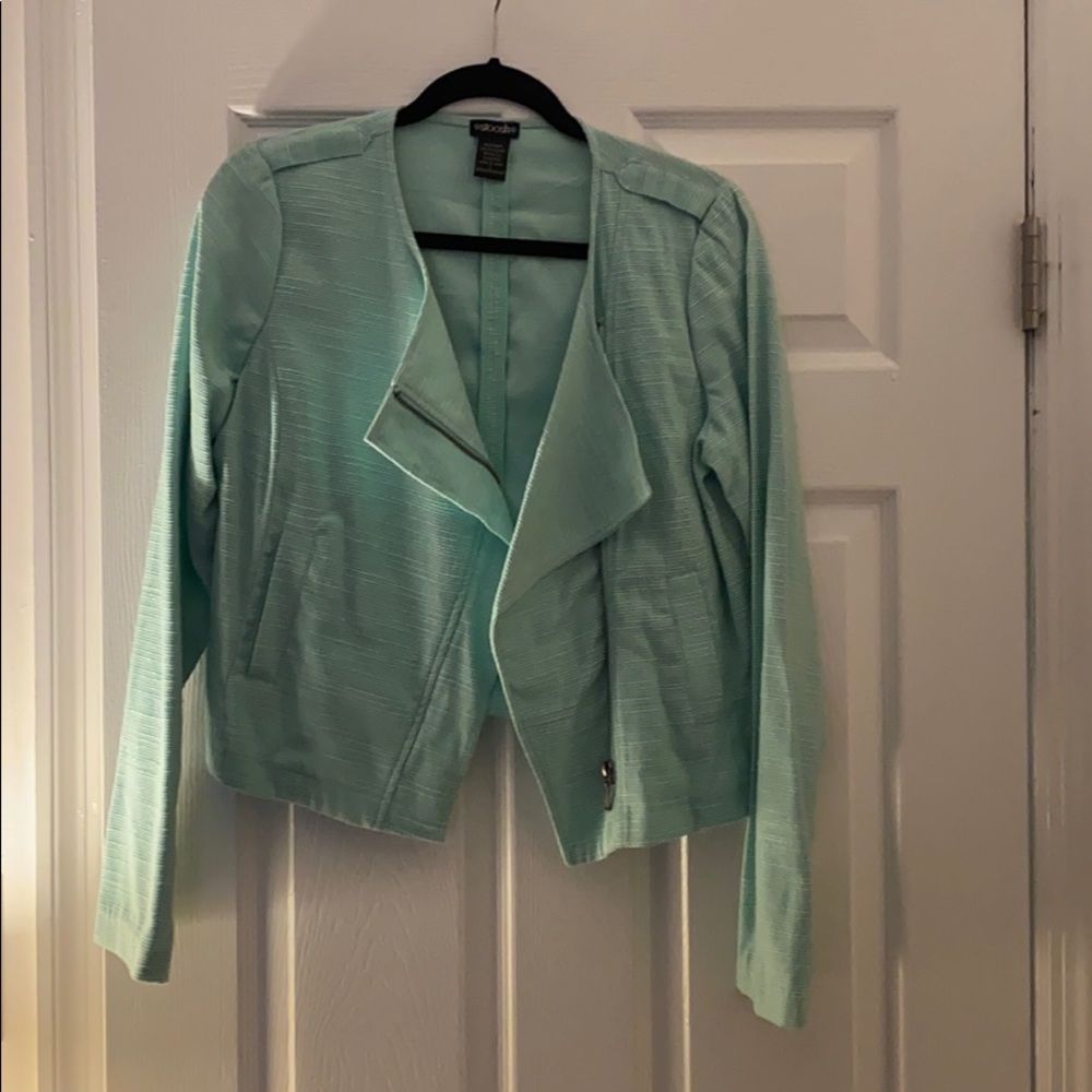 Asymmetrical sea foam jacket (blazer like)